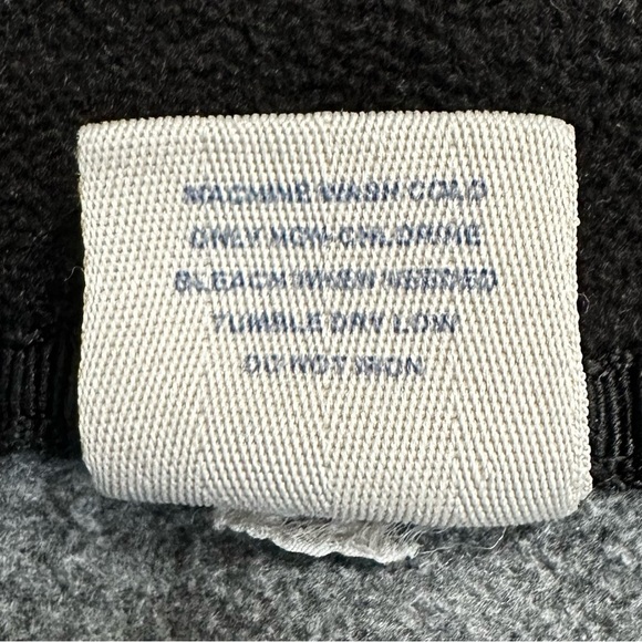 Old Navy Gray Fleece 1/4 Zip Embroidered Logo Men’s Sweatshirt, Sz Medium - Picture 10 of 12